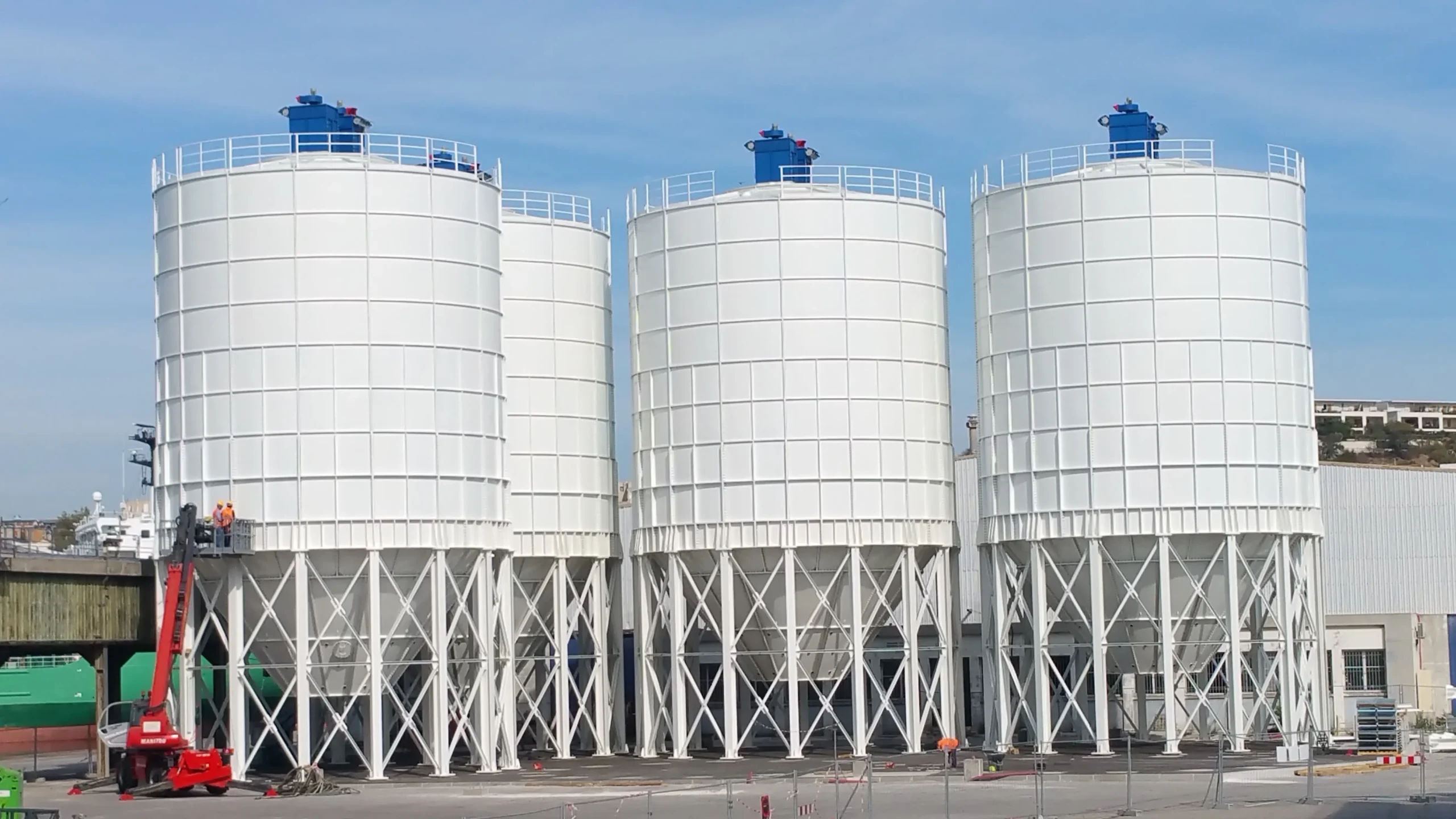 Bumatech vertical industrial silos for bulk material storage and processing
